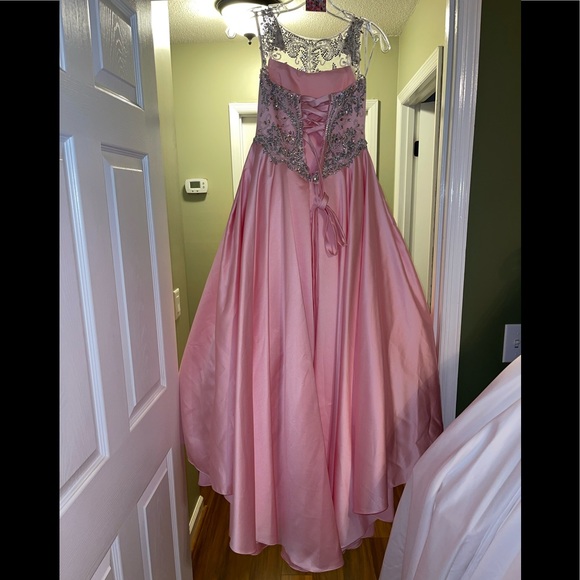 New never worn - Picture 2 of 2